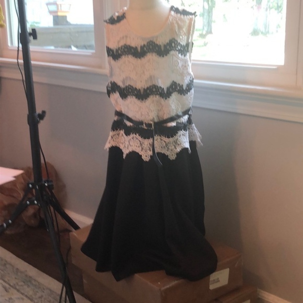 Beautiful Black and White Dress with Belt Girls Sz 12 VGUC